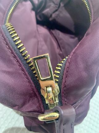 Bolso Bimba y Lola de color morado en buen estado