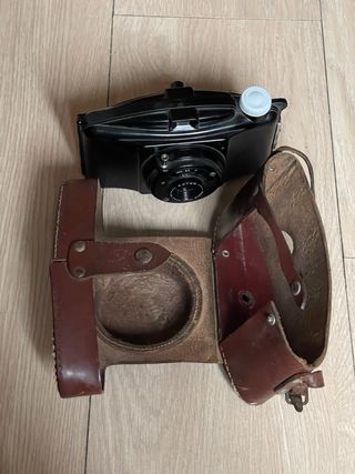 Cámara analógica Photax con funda