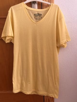 Camiseta Pull&Bear amarilla talla M
