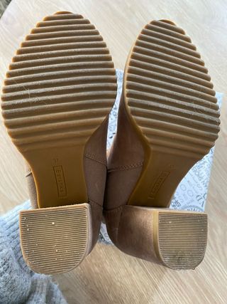 Botín tacón ancho de Bershka