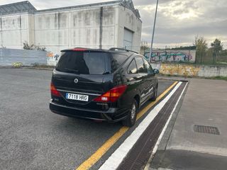 SsangYong Rodius 2013