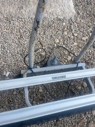 Portabicicletas con matrícula y luces