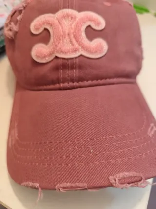 Berretto da donna rosa usurato