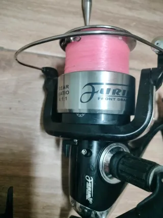 Cañas de pesca y carretes