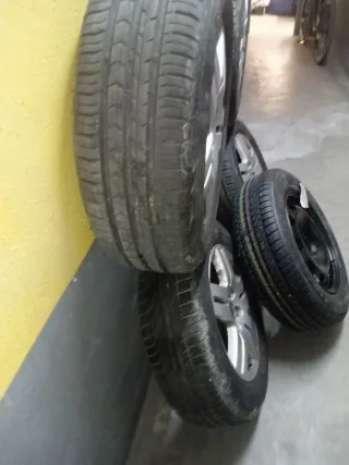 Llantas Golf 5 tornillos + repuesto