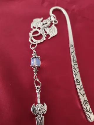 Marcapáginas plateado dragón y espada