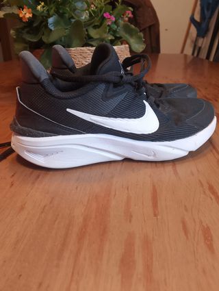 Zapatillas Nike Negras Talla 36.5 con Caja