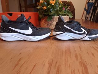 Zapatillas Nike Negras Talla 36.5 con Caja