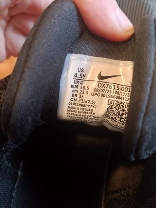 Zapatillas Nike Negras Talla 36.5 con Caja