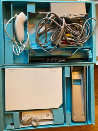 Consola Wii + Volante y 4 Juegos