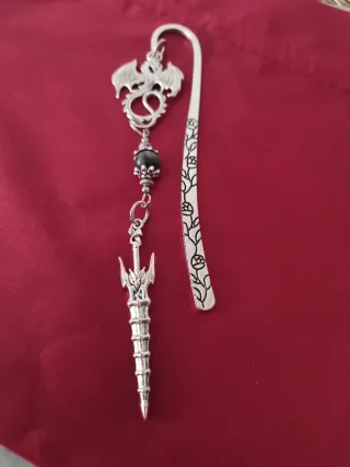 Marcapáginas plateado dragón y espada