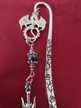 Marcapáginas plateado dragón y espada