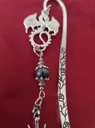 Marcapáginas plateado dragón y espada