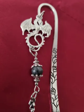 Marcapáginas plateado dragón y espada