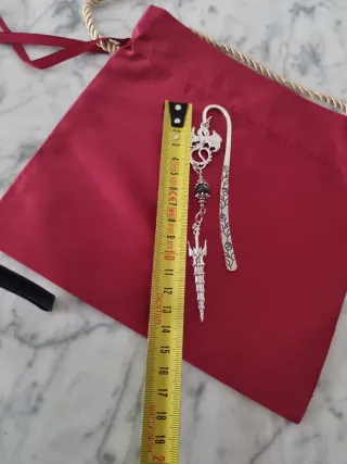 Marcapáginas plateado dragón y espada