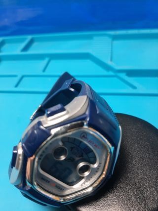 Reloj Digital MURAY Azul y Plateado