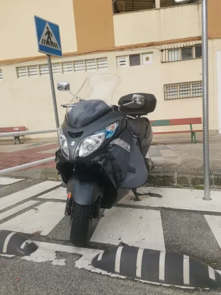 Motocicleta Suzuki burgman 400 ABS