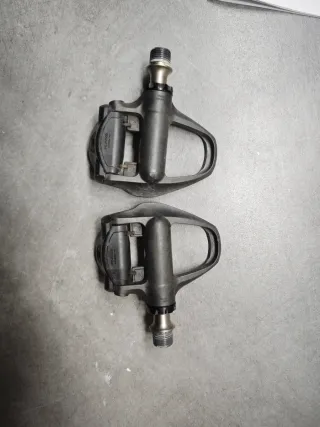 Pedales Shimano 105