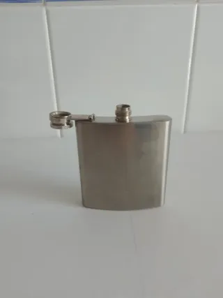 Petaca de acero inoxidable