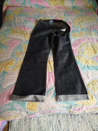 Pantalón vaquero campana azul