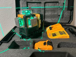 Nivel Láser Dewalt con Baterías