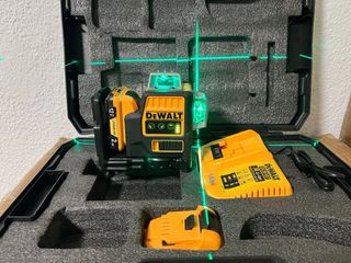 Nivel Láser Dewalt con Baterías