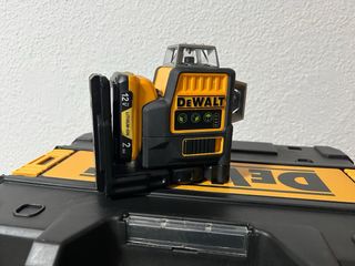 Nivel Láser Dewalt con Baterías