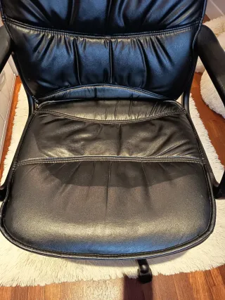 Silla de oficina negra