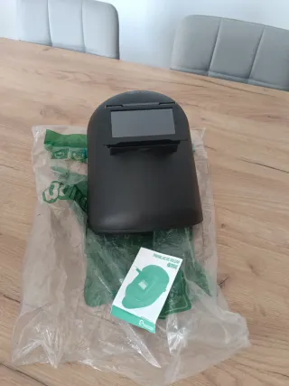 Pantalla de soldador negra