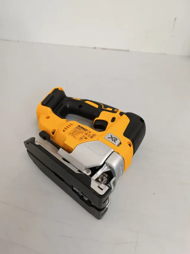 Sega a scivolare Dewalt DCS334 P10Y5730