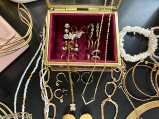 Pack Joyas Doradas y collar tous. Mas de 30 piezas