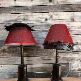 Coppia di antiche lampade in rame