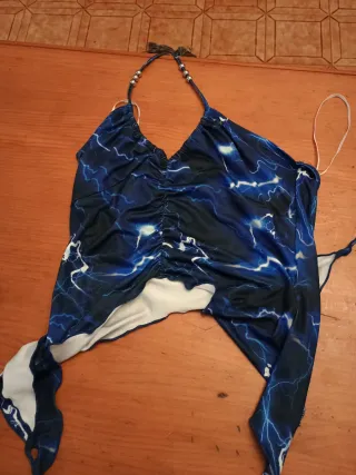 Top con estampado de rayo azul y blanco