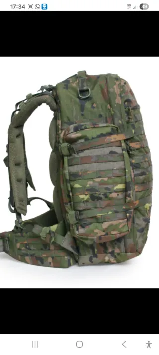 Mochila de combate boscosa pixelada