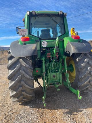 Tractor John Deere 6920 con pala