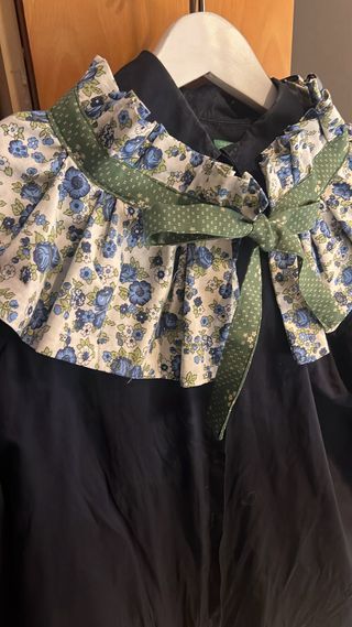 Sobrecuello floral azul y verde