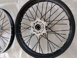 Kit Llantas KTM 21/18 Negra-Plata