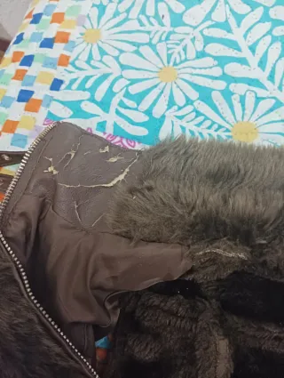 Chaleco símil piel mujer descaste interior cuello