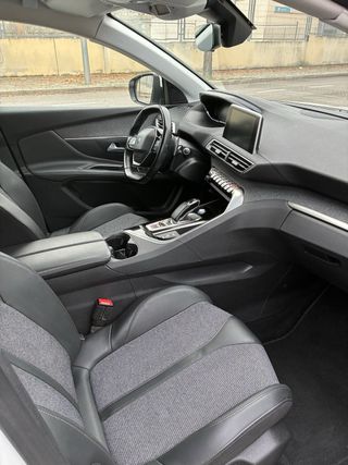 Peugeot 3008 225 Hybrid eEATB Allure