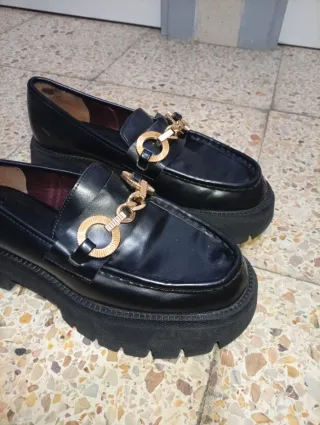 Mocasines Zara plataforma con cadena dorada