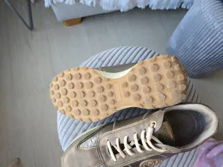 Zapatillas Carmela Doradas Deportivas