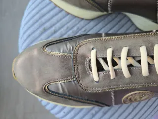 Zapatillas Carmela Doradas Deportivas