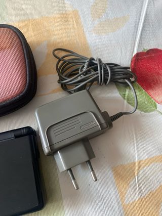 Nintendo DS Negra + 6 Juegos + Accesorios