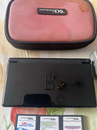 Nintendo DS Negra + 6 Juegos + Accesorios