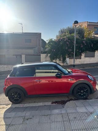 MINI Cooper F56, 1.5 136cv 2016 Rojo Full Extras