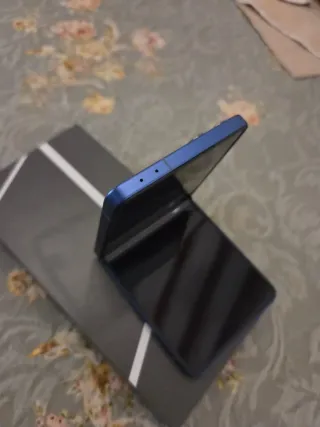 Samsung Galaxy Z Flip 7 blu