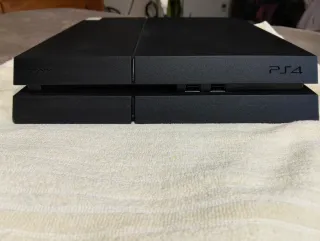 PS4 + 3 Juegos + Mando + Cables