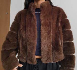 Chaqueta de pelo marrón