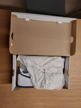 Nike Air Force 1 '07 sin estrenar