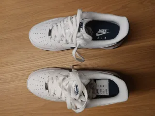 Nike Air Force 1 '07 sin estrenar